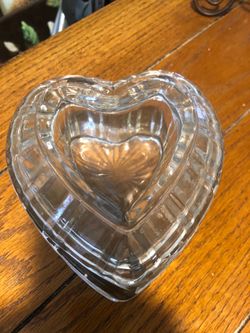 Vintage Heart-Shaped Trinket With Lid