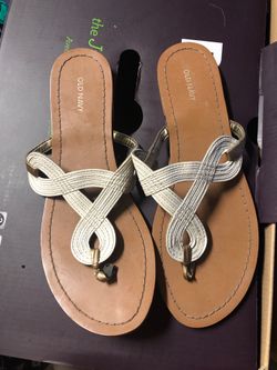 Old navy sandals size 7