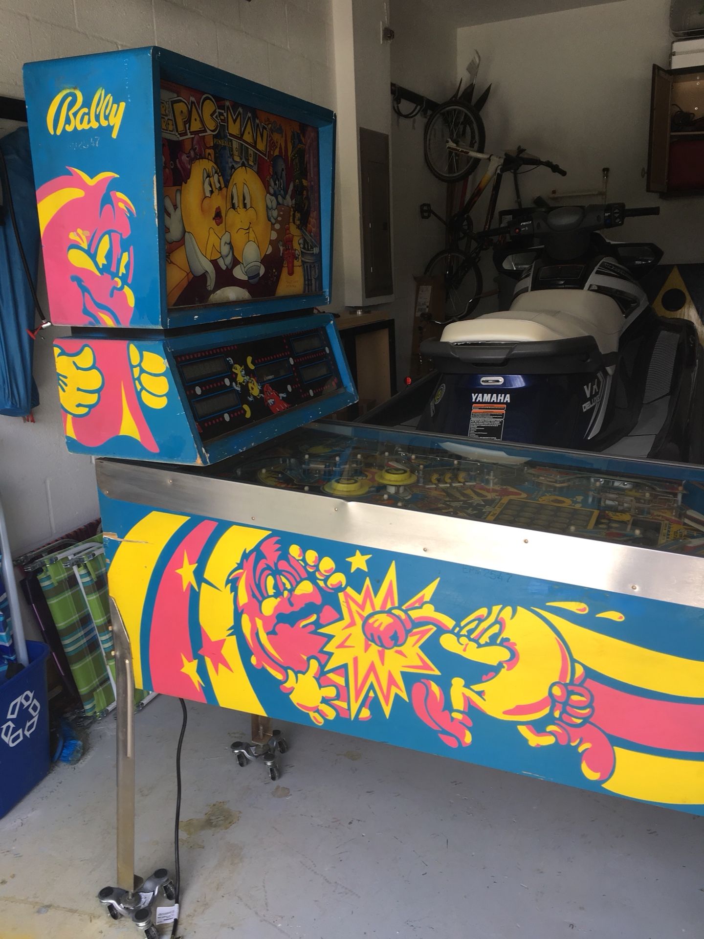 Mr. & Mrs Pacman pinball machine