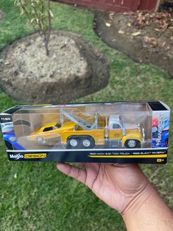 Maisto Design Elite Transport 1953 Mack B-61 Tow Truck & 1965 Buick Riviera