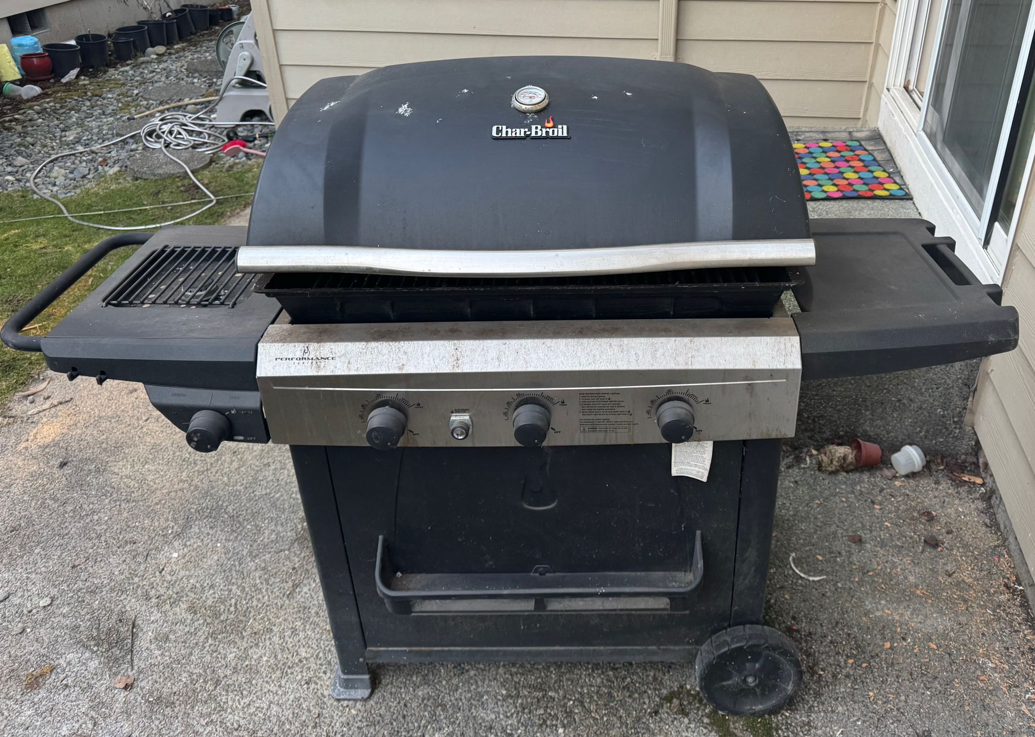 BBQ Grill With Cover