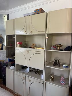 Wall unit / cabinet