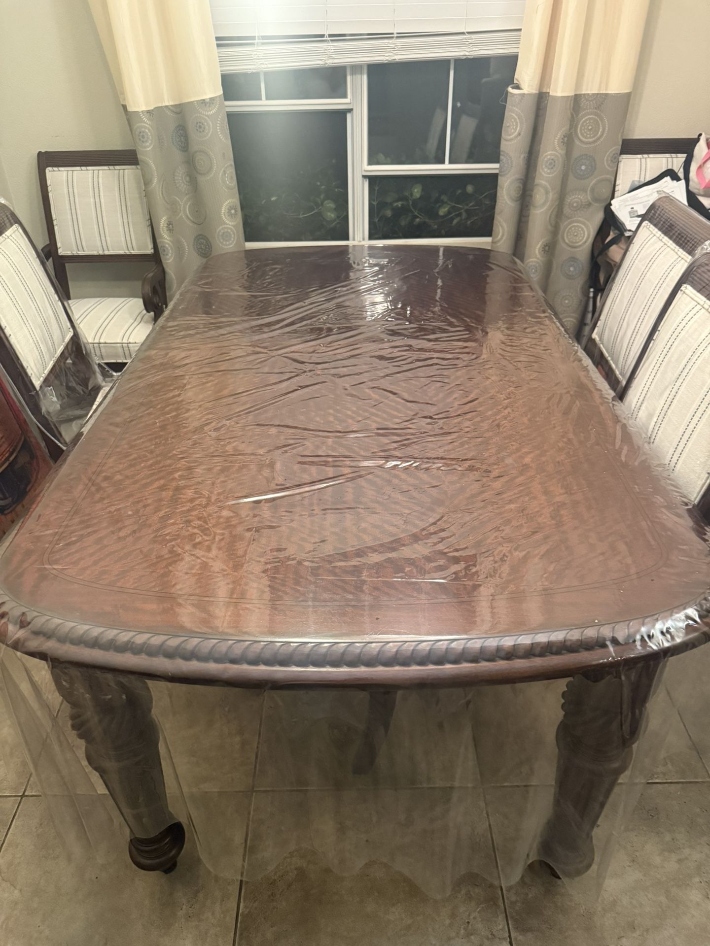 Large Dining Room Wood Table & 6 Chairs 