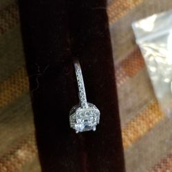 2 Ctw  Center Stone. Set In.925 Sterling silver 