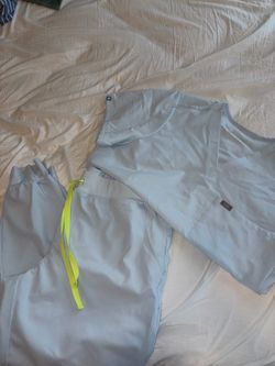 Figs scrubs  like new size XL