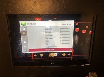 47” LG TV & Wall Mount Bracket - Works Great- $80