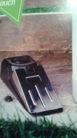 Damsel in defense step off alarm for door