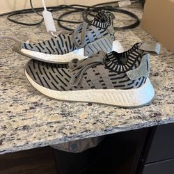 Adidas NMD R2 Olive Black Men Size 7