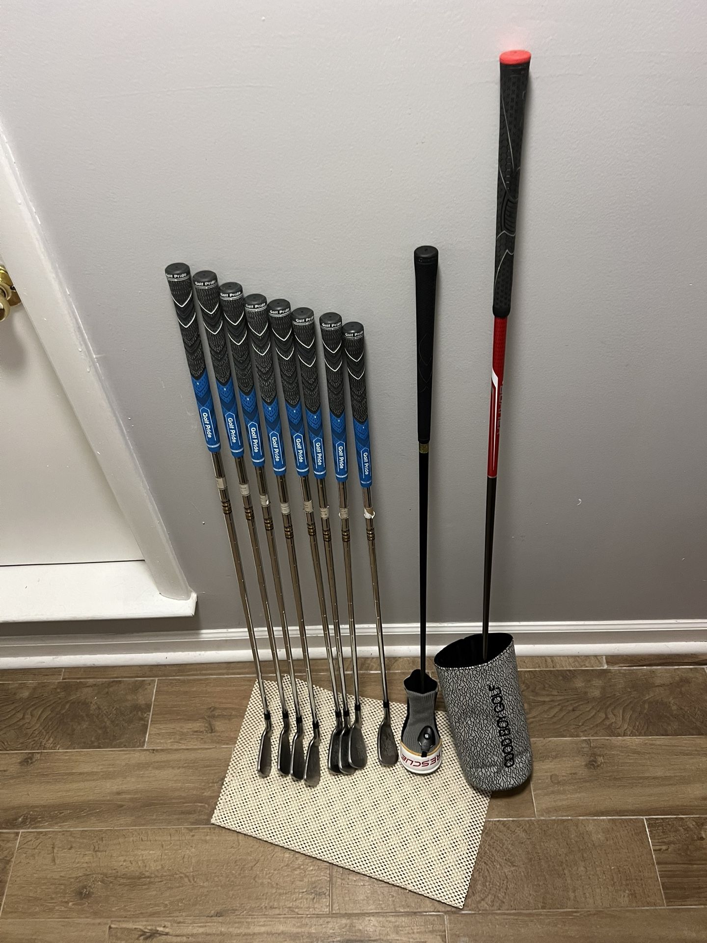 ⛳ Titleist DCI 981 Irons + TaylorMade Driver & Hybrid – Regripped – $250 OBO