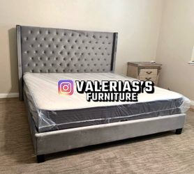 New king bed with mattress