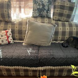 Lazy boy Sleeper Queen 