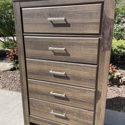 Ashley Dresser Chest of Drawers Furniture 