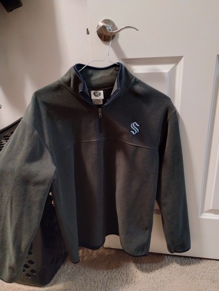 Kraken Fleece Quarter Zip Sweater - Men's Medium