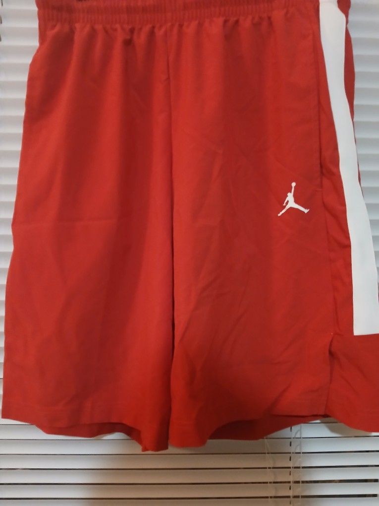 Brand NEW Boys Jordan Basketball Shorts Size L 