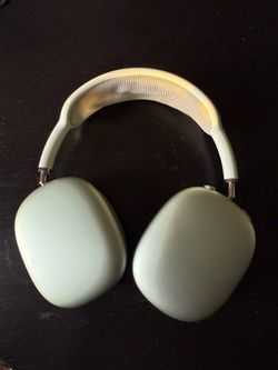 Apple AirPods Max 1st Generation