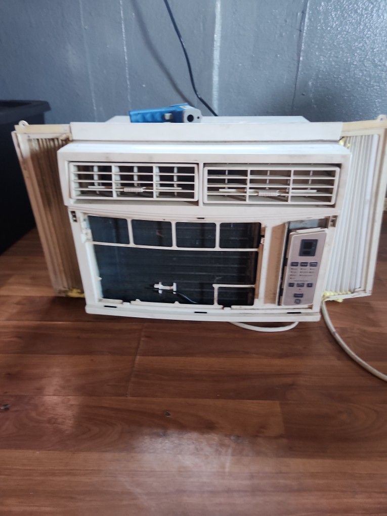 Window Ac Unit (GE) 8000 btu