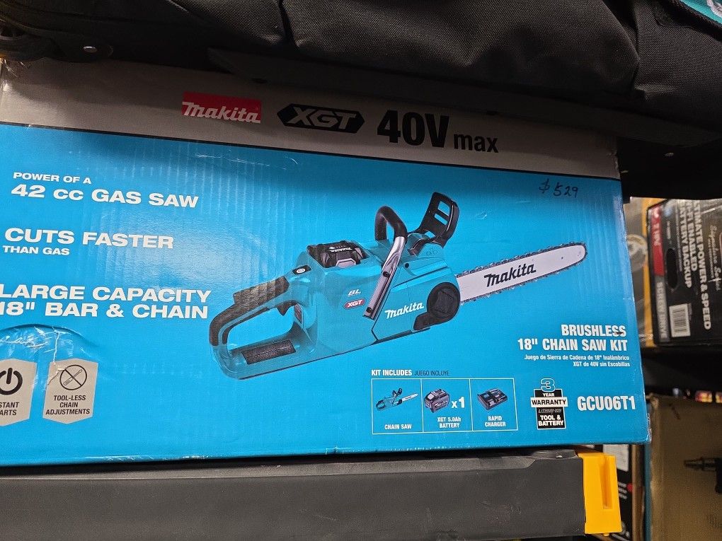 Makita
XGT 18 in. 40V max Brushless Electric Cordless Battery Chainsaw Kit (5.0Ah)