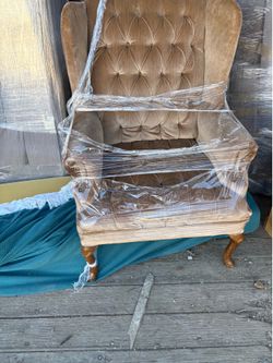 Elegant vintage wingback accent chair