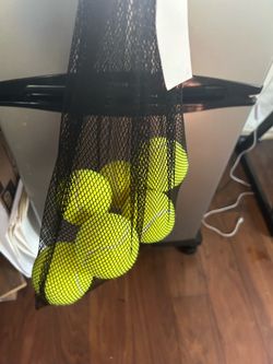 Tennis balls
