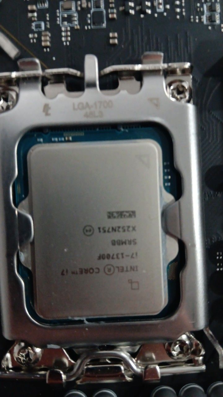 Selling Pc Parts, I7 Intel 13700f. 2 Fans, Msi Pro With Wifi Mother Board. Aio Cooler.