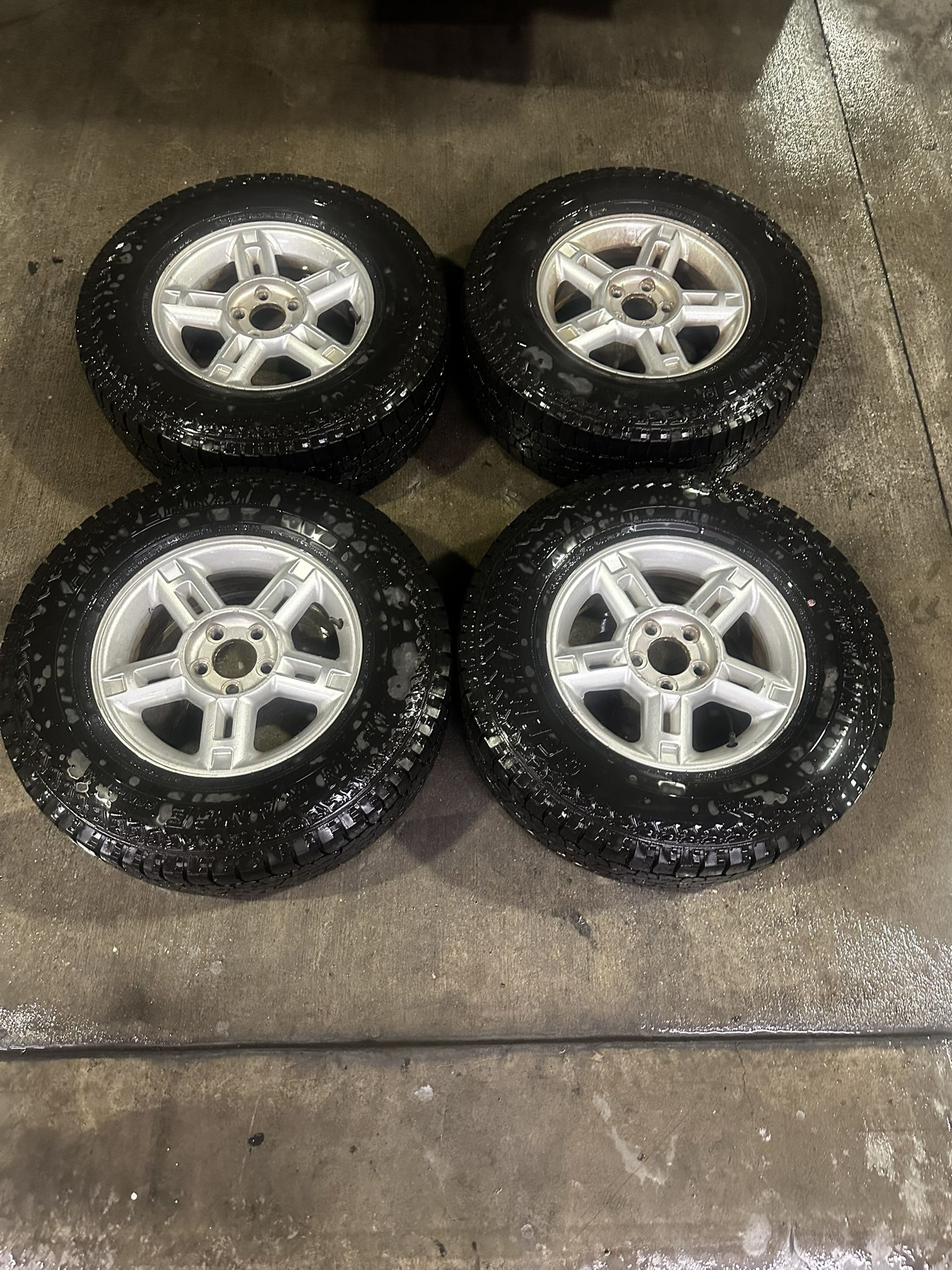 2002 Ford Explorer Wheels 5X114.3 Bolt Pattern