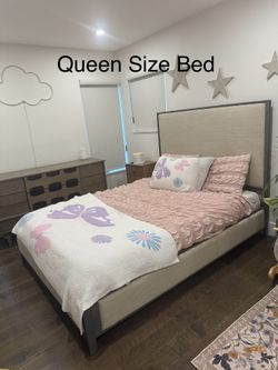 Queen size bed (full set)
