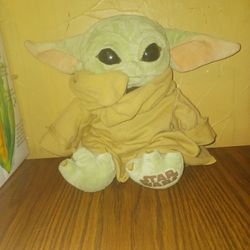 Baby Yoda Stuffed Animal (STAR WARS)