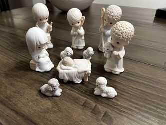 Precious Moments Nativity Set (Collectors)