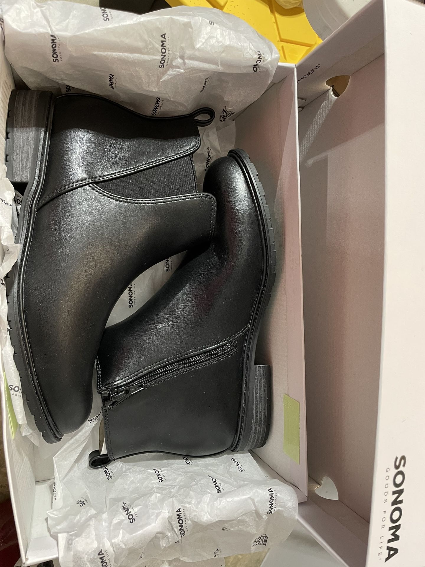 Brand new Sonoma 9.5 Wide Black Shoes
