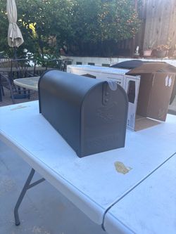 Architectural Mailboxes / Bronze Metal Mailbox medium