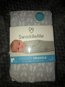 Swaddle me original swaddle small medium 0 to 3 months 7 to 14 pounds maybe swap