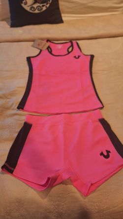 NEW TRUE RELIGION  SET   FITS SMALL  O MEDIUM  $25