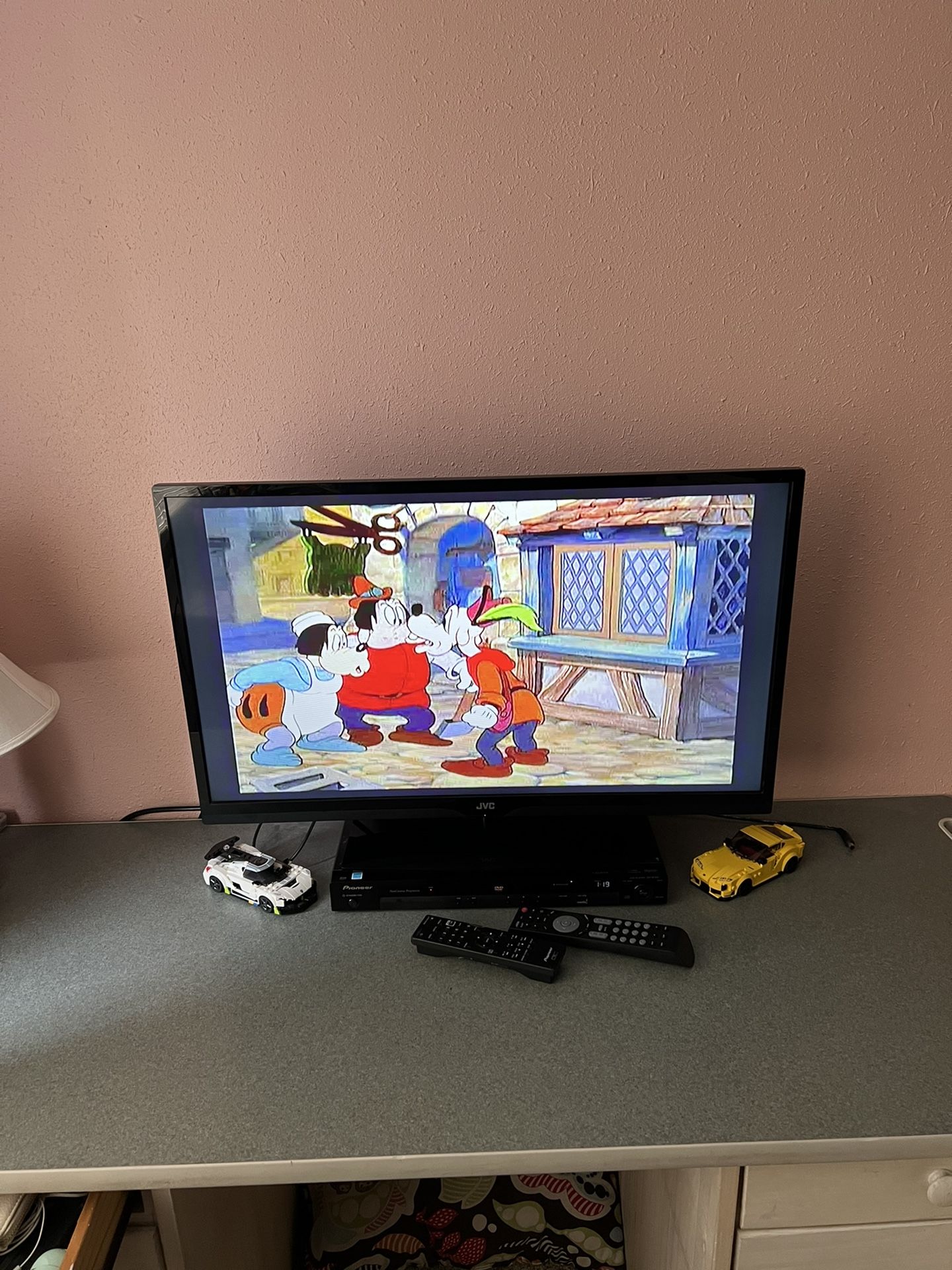 32” JVC TV LED Monitor