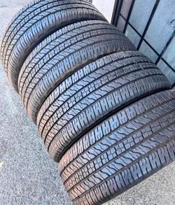 255 65 17 Goodyear tires Con 80% de Vida Las 4