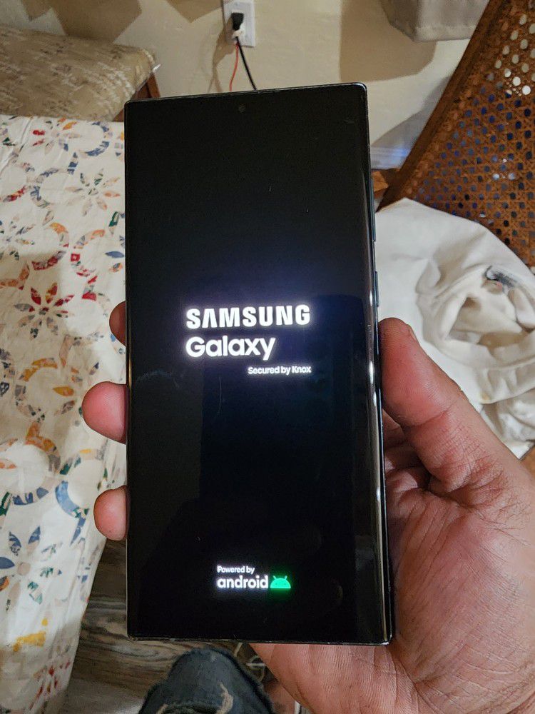 Unlocked Samsung S22 Ultra $200