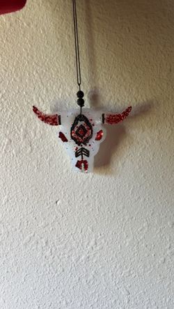 Red white black cow skull freshie