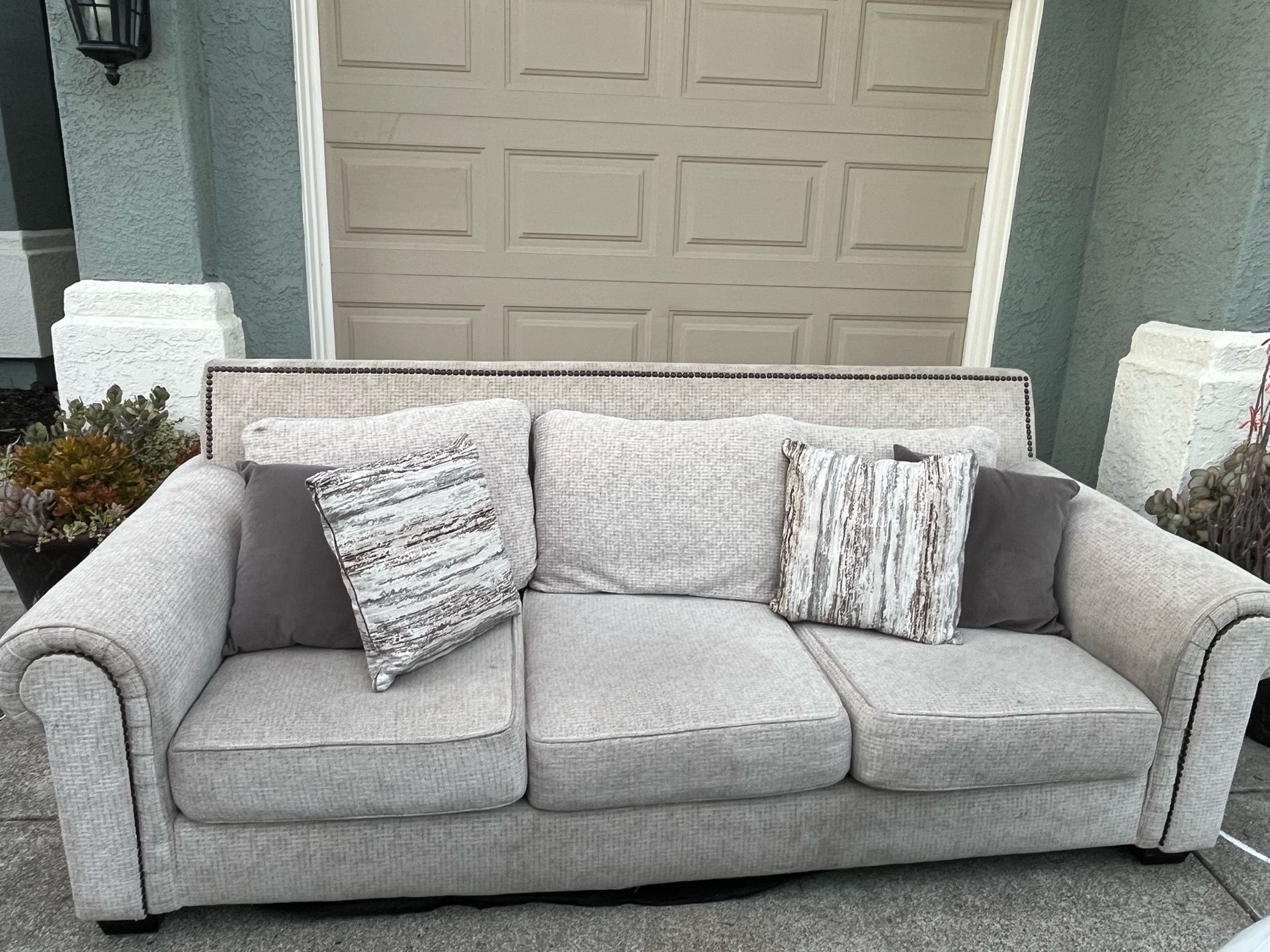 2 sofas