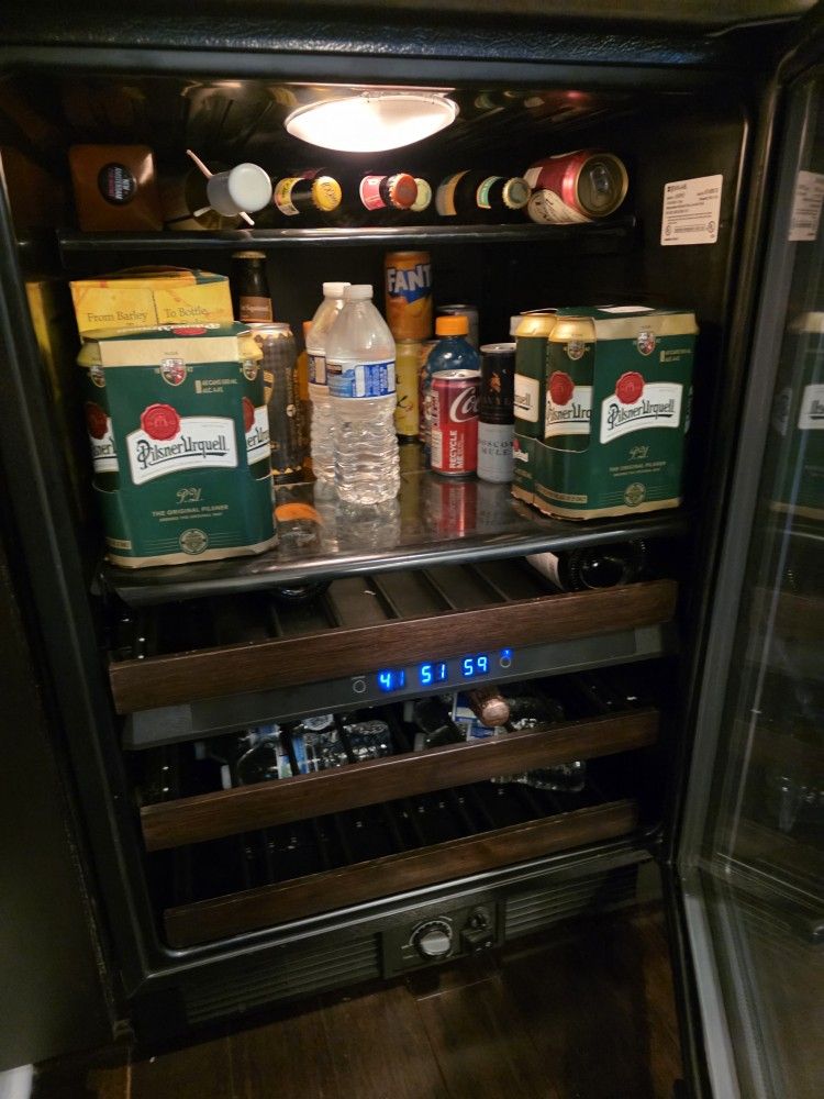 JENNAIR high end 24" beverage beer and wine fridge JUB248RWRS01 Whirlpool