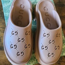 Slipper With Box Size 7