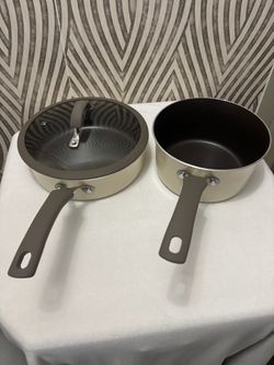 Rachel Ray beige porcelain pot and pan with lid