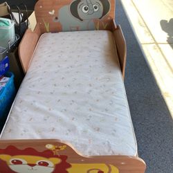 Safari Toddler Bed AND Mattress 