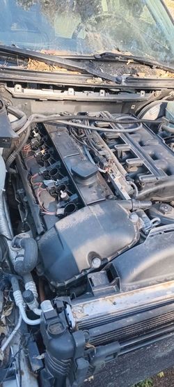 2004 BMW 330i Engine & auto Transmission