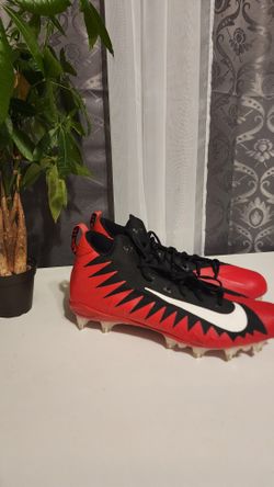 New Nike Cleats Sz 17
