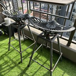 2 Bar stools