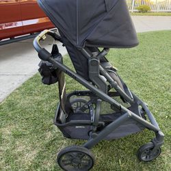 Uppa baby Vista  V2 Stroller – Like New, Excellent Condition 