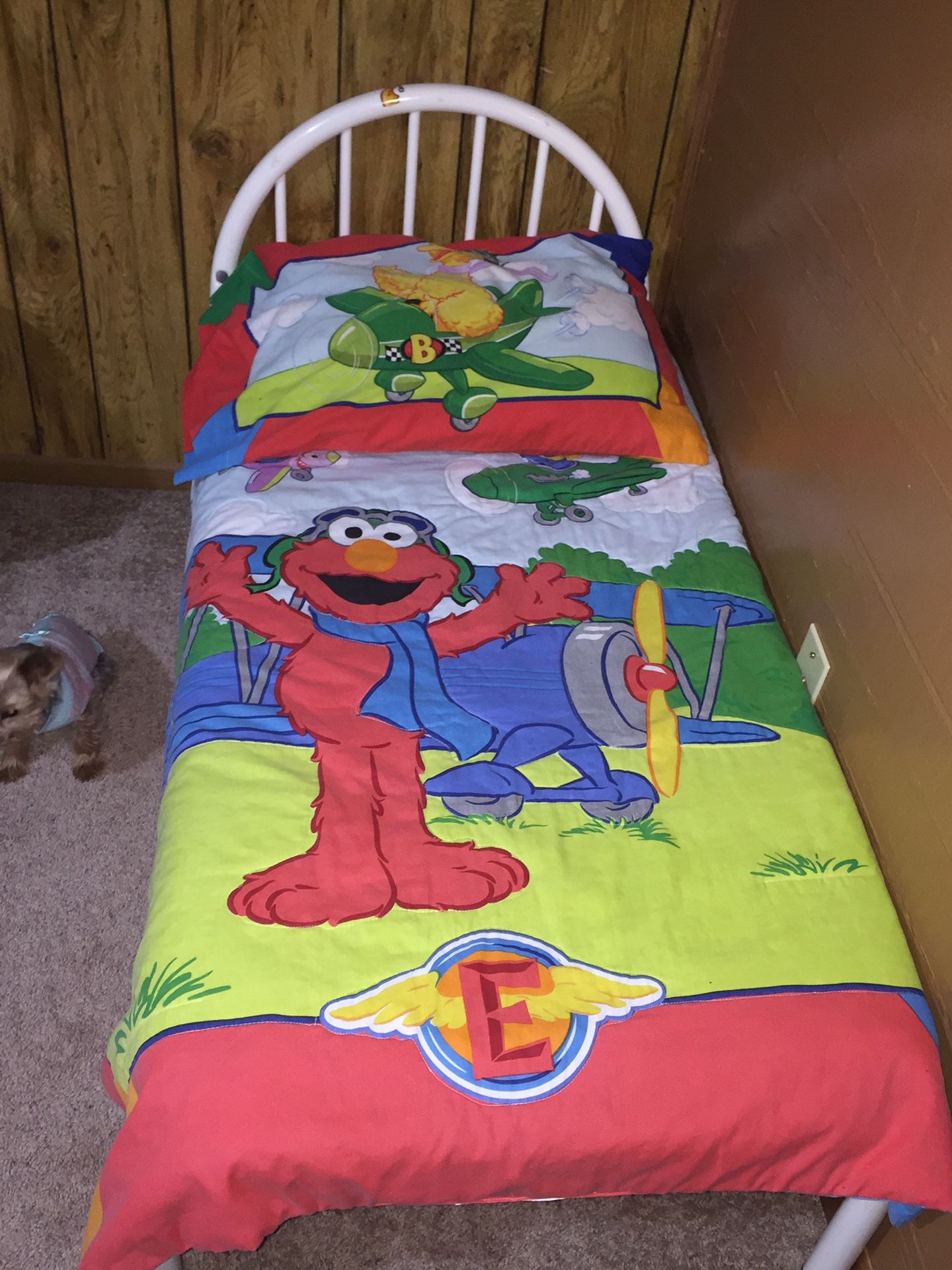 Youth bed with mattress, sheet, reversible comforter & reversible pillowcase