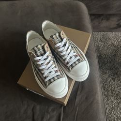 Burberry Shoes 