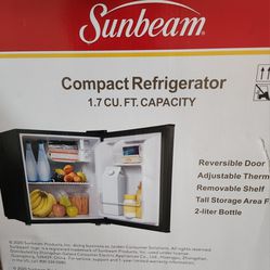 Sunbeam Mini Refrigerator, Fridge New in Box!