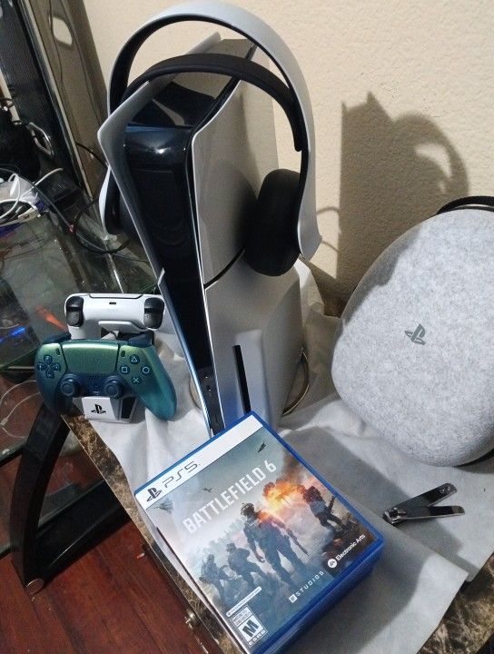 PlayStation 5 Slim. Super Clean/Mint Condition