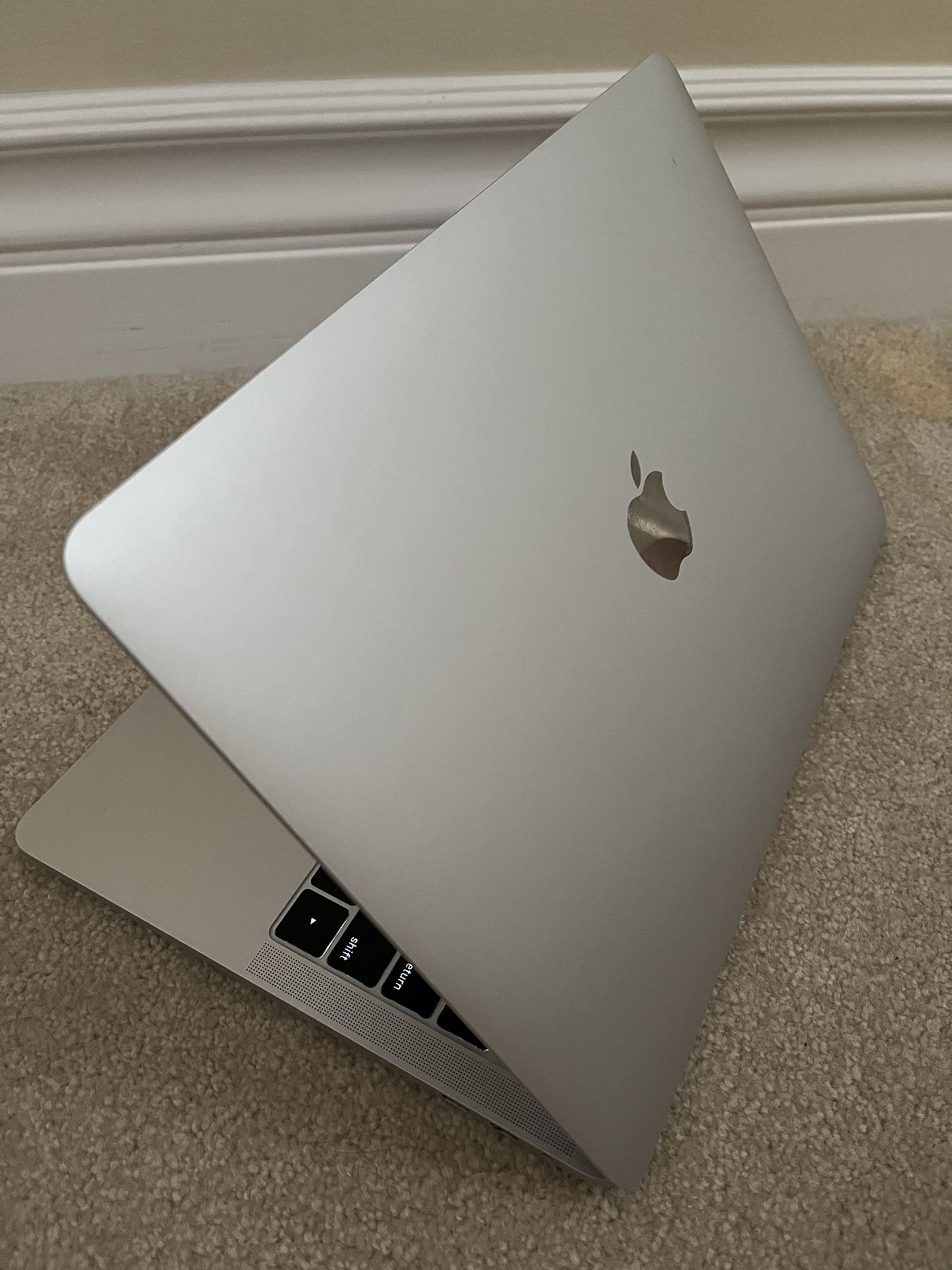 Great 2019 MacBook Pro A1989,i7-2.7Ghz,16Gb,512Gb,AC Charger